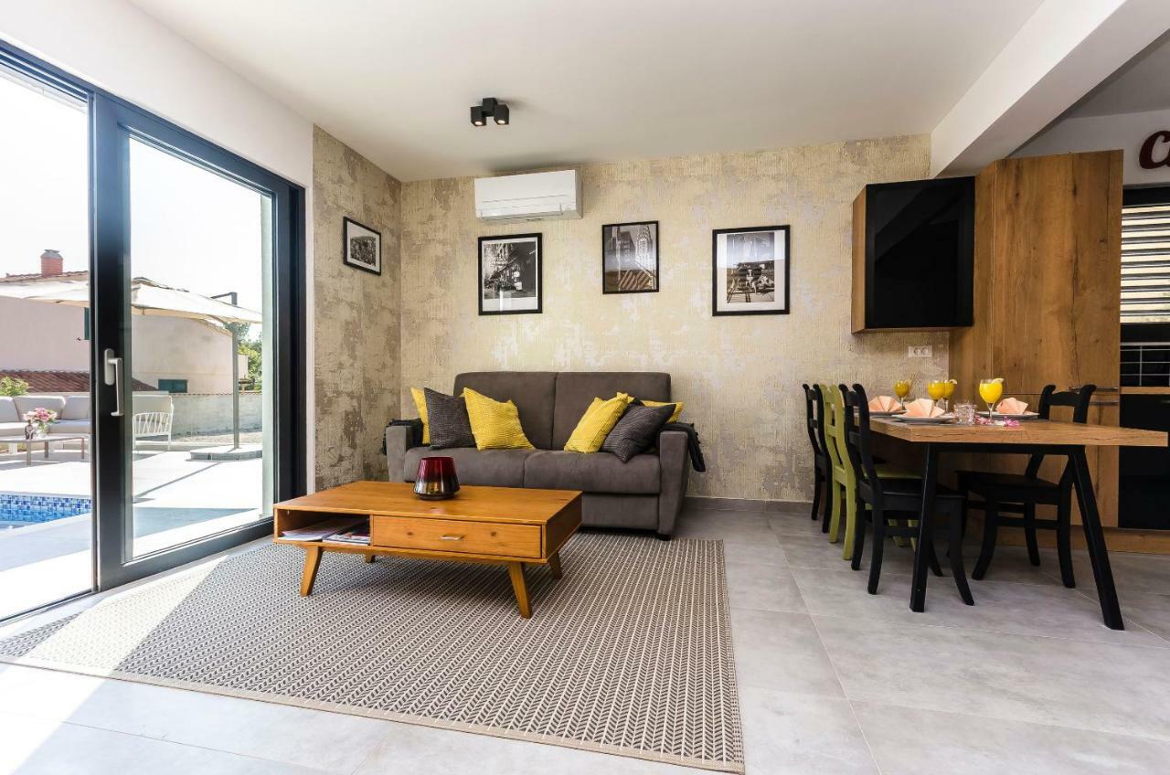 Apartments Villa Adriana II Srima Zewnętrze zdjęcie